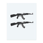 La silhouette élégante et minimaliste de deux fusils d'assaut en noir pur. Ce tatouage temporaire fait une déclaration audacieuse et controversée, mettant l'accent sur la puissance brute et l'imagerie forte avec un effet graphique clair.</span></p>