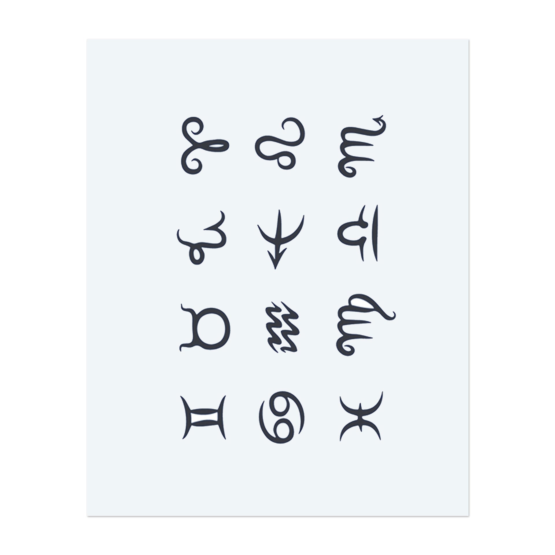 Eine Tattoo-Sammlung mit allen 12 Sternzeichen: Widder, Stier, Zwillinge, Krebs, Löwe, Jungfrau, Waage, Skorpion, Schütze, Steinbock, Wassermann und Fische.