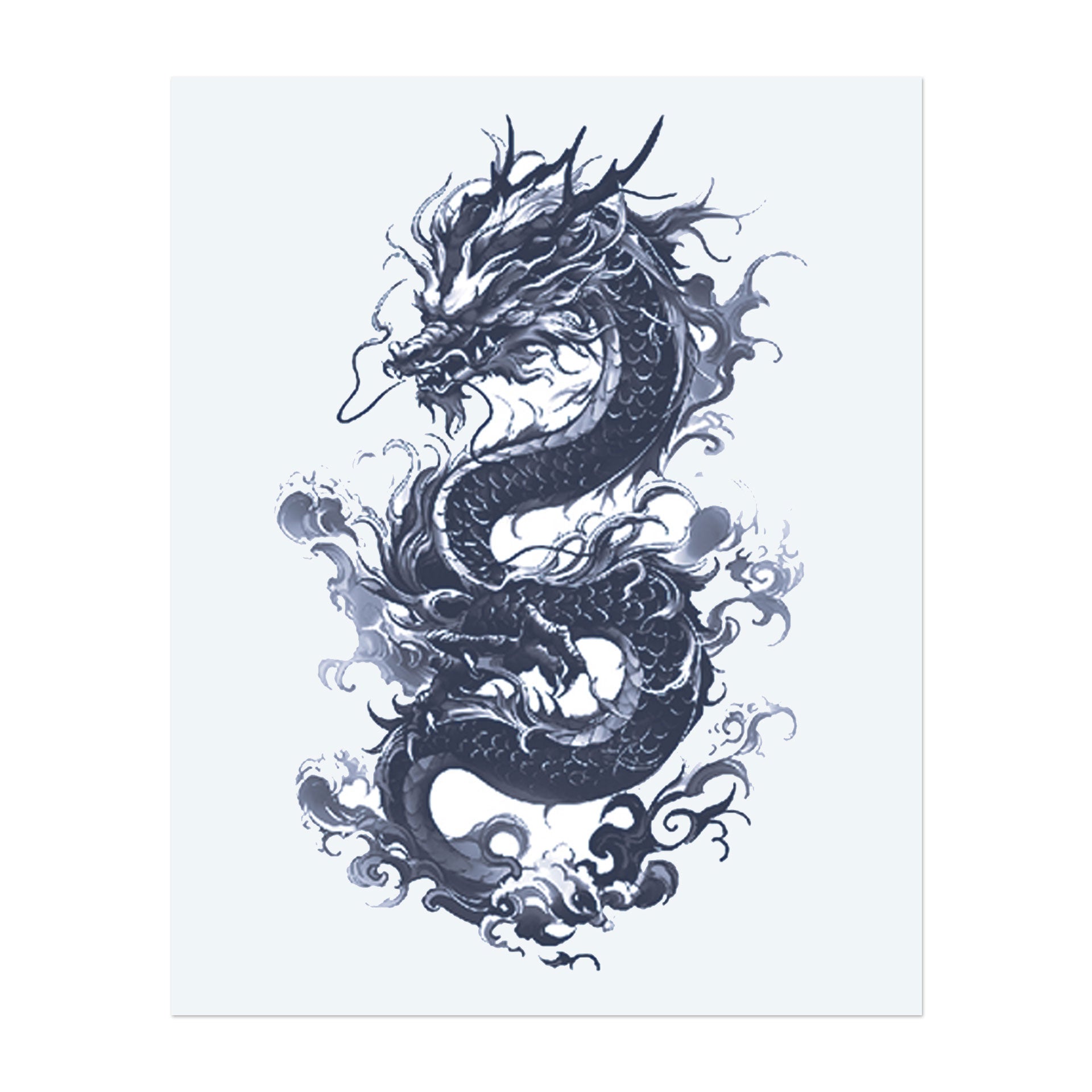 Ein fiercer Drache, der durch die Luft wirbelt, umgeben von Wolken und Rauch. Sein Körper ist mit detaillierten Schuppen bedeckt, und er hat einen intensiven, brüllenden Ausdruck.