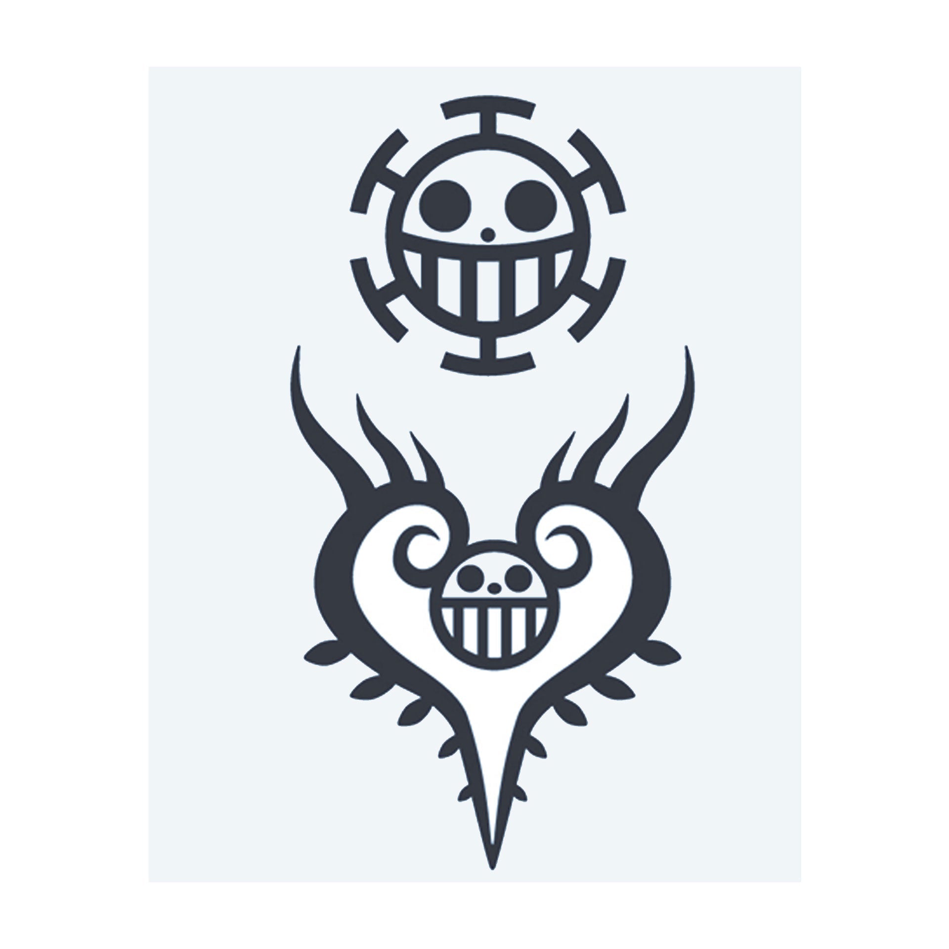 Ein Tattoo mit dem Jolly Roger von One Piece, mit dem ikonischen lächelnden Totenkopf und den gekreuzten Knochen. Das erste Design ist das Symbol der Strohhutpiraten, das zweite hat einen herzförmigen Rahmen darum. Ein perfektes Tribut für Fans von Luffys abenteuerlicher Crew!