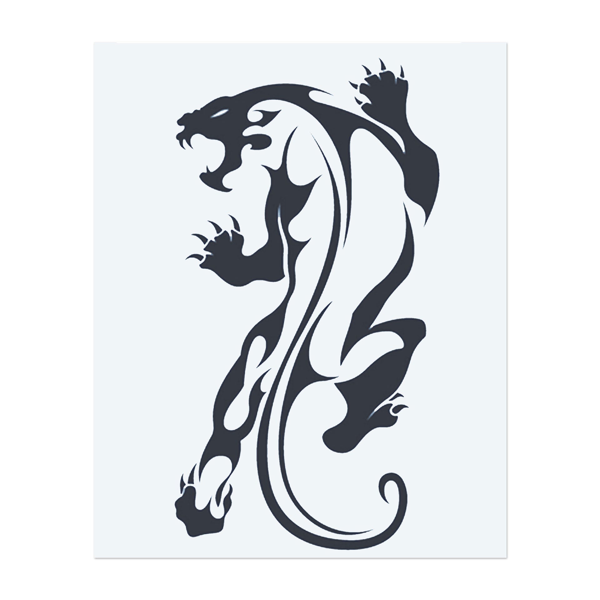 Ein schlanker und kraftvoller Panther im Tribal-Stil, der in Bewegung springt. Dieses Tattoo symbolisiert Stärke, Agilität und Unabhängigkeit. Perfekt für alle, die sich mit dem ungezähmten Geist der Wildnis verbinden und ein mutiges, furchtloses Design suchen.