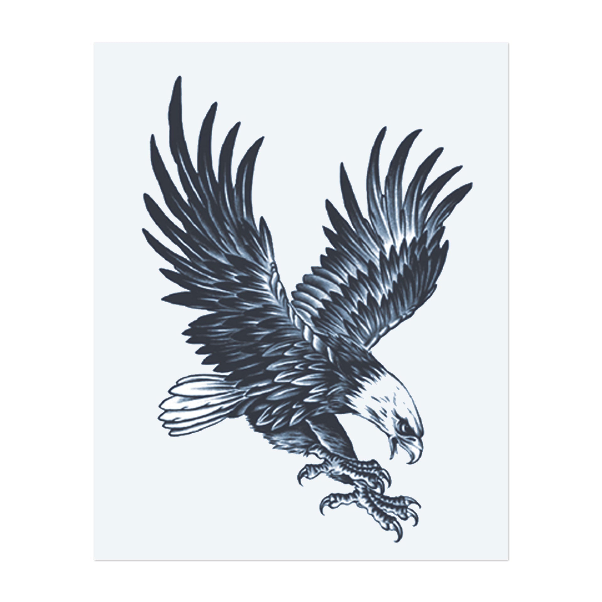 Ein majestätischer Adler mit weit ausgebreiteten Flügeln, bereit zum Herabschwingen. Dieses Tattoo symbolisiert Freiheit, Stärke und Vision und fängt die Macht und Anmut des Adlers im Flug ein. Ein perfektes Design für jemanden, der Unabhängigkeit und das Streben nach Großartigkeit schätzt.
