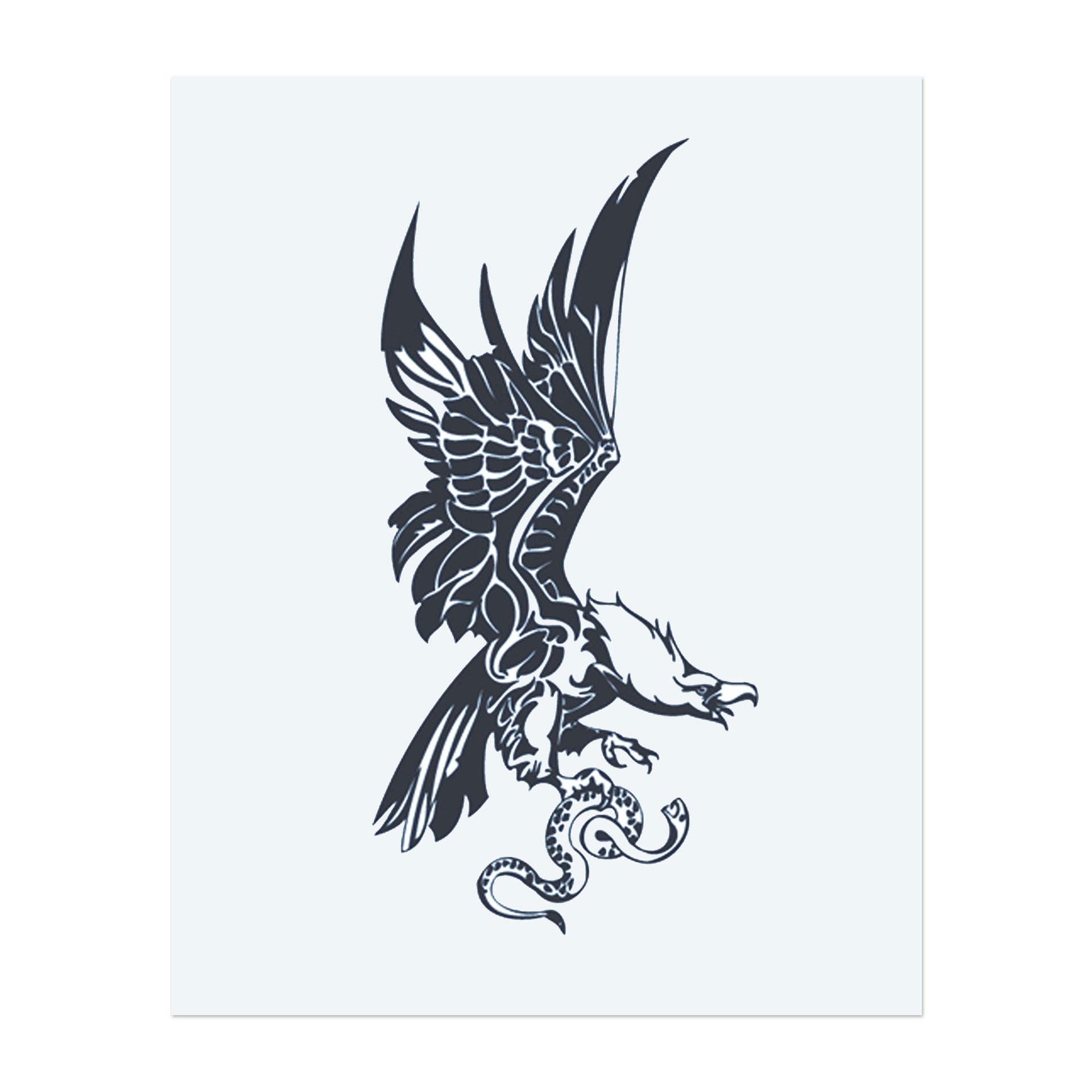 Ein Adler im Flug, der eine Schlange in seinen Krallen hält. Das Design symbolisiert Freiheit, Stärke und den Instinkt, Herausforderungen zu erobern. Perfekt für jemanden, der den Geist eines wilden Räubers und den Mut, jedem Hindernis zu begegnen, verkörpert.