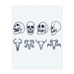 Eine Reihe von Totenschädel-Designs, einschließlich vollständiger Schädel und Tierschädel, die verschiedene Winkel und Stile zeigen. Diese Tattoos symbolisieren Sterblichkeit, Stärke und die rohe Schönheit von Leben und Tod. Perfekt für jemanden, der das Konzept der Vergänglichkeit des Lebens und die Kraft des Tiergeistes umarmt.