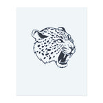 Ein brüllender Leopardkopf, der Stärke, Macht und Selbstvertrauen symbolisiert. Ein kühnes Symbol für diejenigen, die ihre wilde Seite umarmen und furchtlos Herausforderungen begegnen.