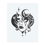 Un visage de vampire obsédant, encadré par un cœur, orné de croissants de lune, d'étoiles et de cornes diaboliques. Ce tatouage temporaire combine la beauté gothique avec le mystère céleste, capturant l'attrait de l'obscurité, du pouvoir et de la séduction éthérée.</span></p>