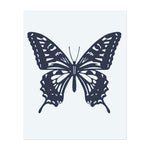 Ein wunderschön detaillierter Schmetterling mit offenen Flügeln, der Freiheit und Schönheit symbolisiert. Dieses Tattoo repräsentiert Veränderung, Anmut und persönliches Wachstum und ist perfekt für diejenigen, die die Übergänge des Lebens mit Eleganz umarmen.
