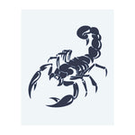 Ein detaillierter Skorpion, der zum Angriff bereit ist, symbolisiert Gefahr, Schutz und Widerstandsfähigkeit. Dieses Tattoo repräsentiert Stärke im Angesicht von Herausforderungen, ideal für diejenigen, die ihre furchtlose und defensive Natur umarmen.